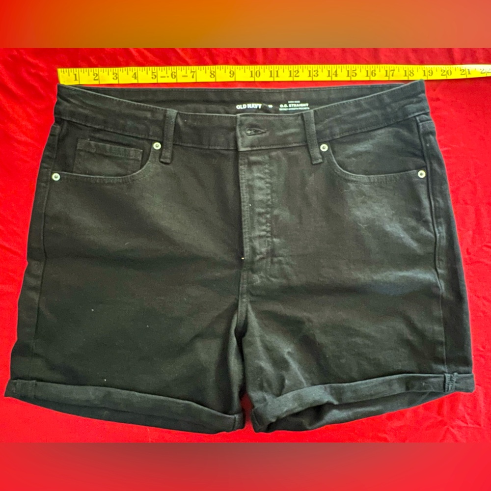 Old Navy brand new w/o tags black jean shorts size 16